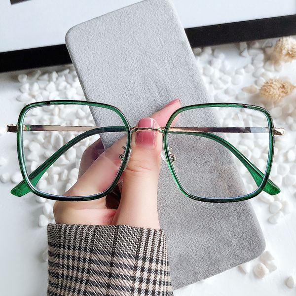 design sunglasses blue light proof women's fashion large ring metal combination optical frame net red plain color, White;black
design sunglasses blue light proof women's fashion large ring metal combination optical frame net red plain color, White;black