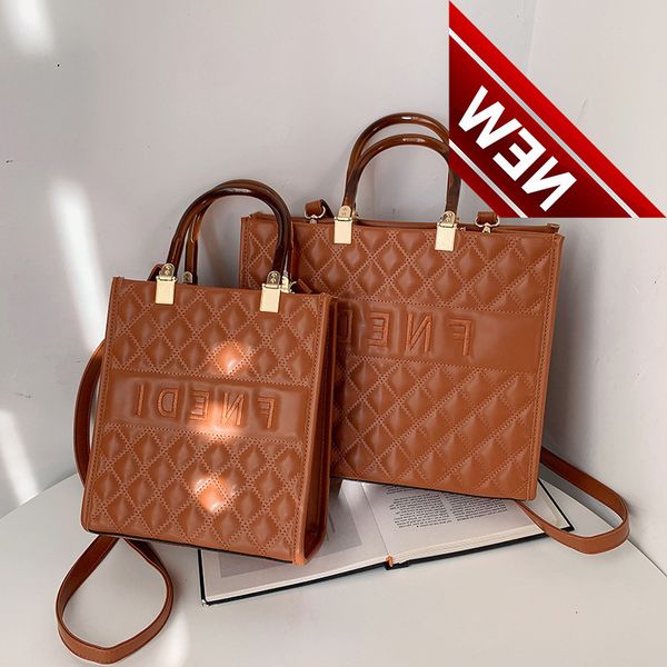 fenjia high texture lingge portable tote women's bag 2022 winter f letter fashion versatile messenger shoulder
fenjia high texture lingge portable tote women's bag 2022 winter f letter fashion versatile messenger shoulder