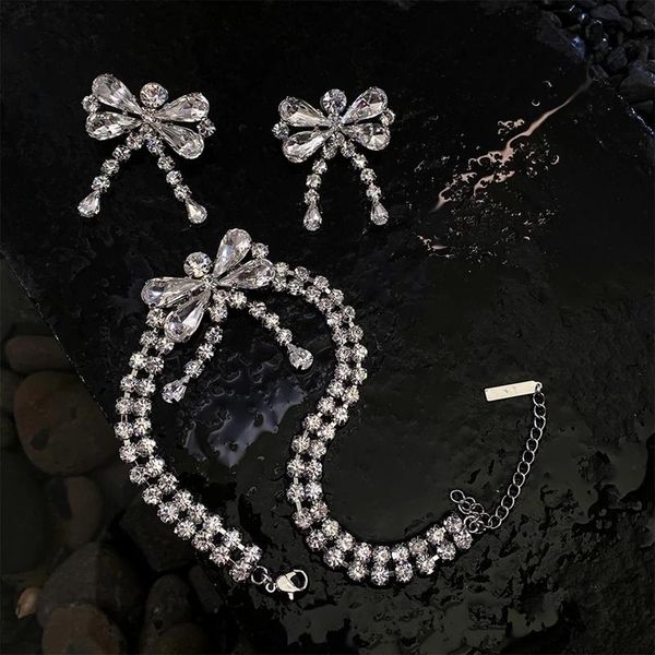 earrings & necklace korean temperament bowknot crystal drop for women girls fashion luxury silver color waterdrop pendientes mujer jewelry
earrings & necklace korean temperament bowknot crystal drop for women girls fashion luxury silver color waterdrop pendientes mujer jewelry