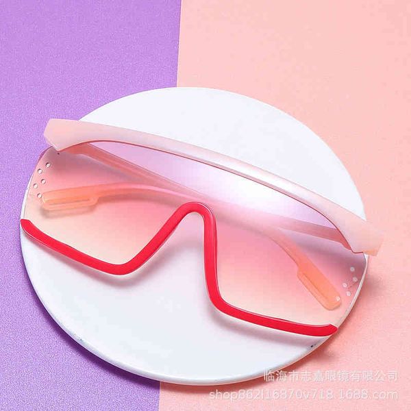 big frame one-piece sunglass, men's and women's integrated windbreak, fashion trend and sunglass, White;black
big frame one-piece sunglass, men's and women's integrated windbreak, fashion trend and sunglass, White;black