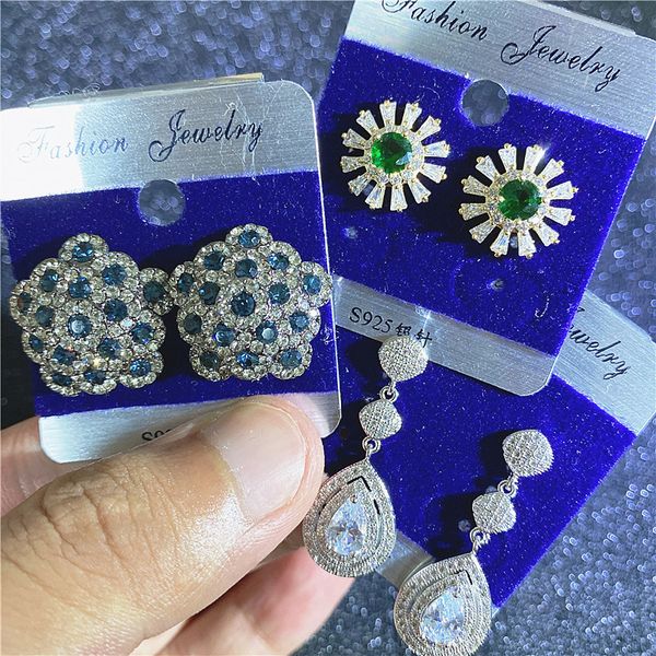 bling dangle luxury designer jewelry new styles women earrings brand fashion stud diamond colorful rhinestone silver pin mix different quali 
bling dangle luxury designer jewelry new styles women earrings brand fashion stud diamond colorful rhinestone silver pin mix different quali