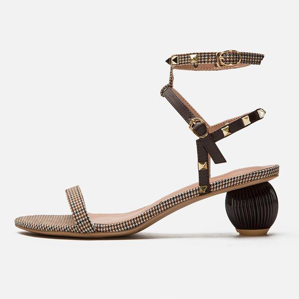 summer 2021 style sandals women's fashion thick heel rivet one word ankle strap heels med, Black
summer 2021 style sandals women's fashion thick heel rivet one word ankle strap heels med, Black