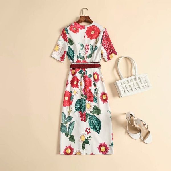 dresses arrival autumn winter party chic women o-neck red floral green leaves print bow belt patchwork midi slim, Black;gray
dresses arrival autumn winter party chic women o-neck red floral green leaves print bow belt patchwork midi slim, Black;gray
