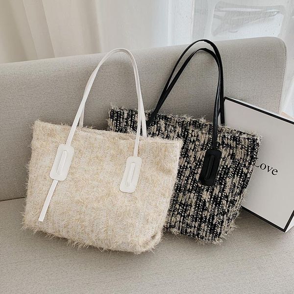 fall women's bag handbag 2021 fashion shoulder large capacity flow woolen tote bags for women
fall women's bag handbag 2021 fashion shoulder large capacity flow woolen tote bags for women