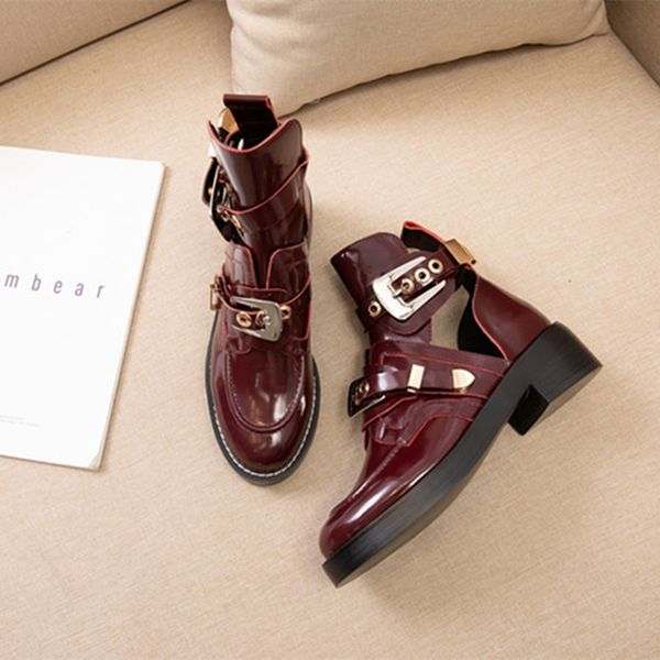 super cool women's motorcycle boots luxury design metal buckle ankle boot smooth leather pure color black white shoes
super cool women's motorcycle boots luxury design metal buckle ankle boot smooth leather pure color black white shoes