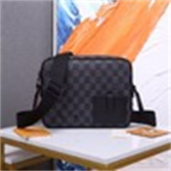 m40364 messenger bag men messenger crossbody bags shoulder bags business bags pouches 3k1t, Red;black
m40364 messenger bag men messenger crossbody bags shoulder bags business bags pouches 3k1t, Red;black