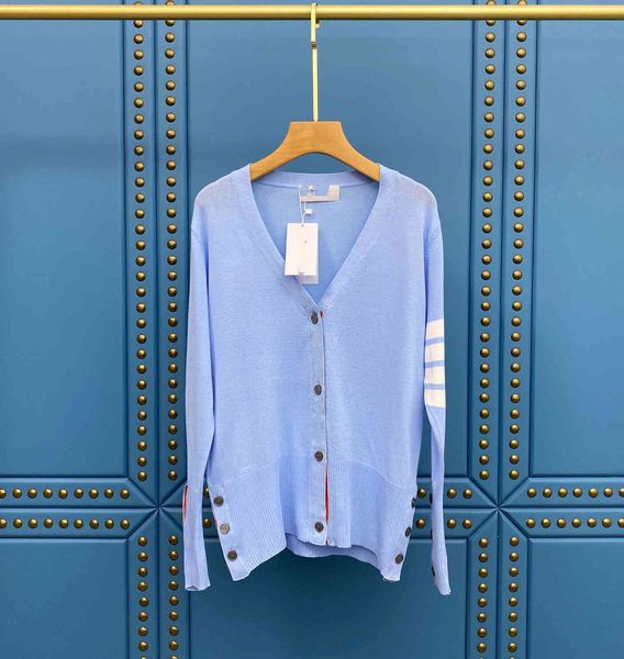 21 tide br tb spring summer new blue ice silk cardigan is thin, age reducing, sunscreen, soft and comfortable, White
21 tide br tb spring summer new blue ice silk cardigan is thin, age reducing, sunscreen, soft and comfortable, White