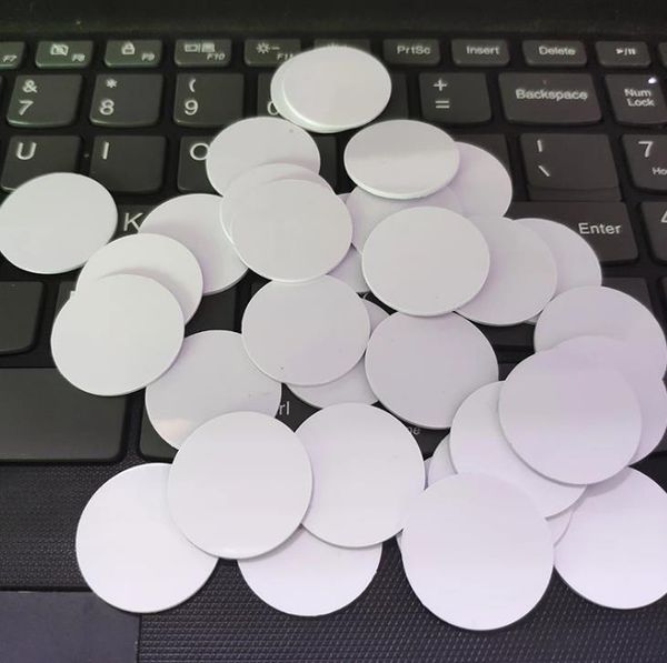 1000pcs stock nfc 215 coin card 13.56mhz nfc215 label rfid tag labels for tagmo forum type2 all android phone payment system
1000pcs stock nfc 215 coin card 13.56mhz nfc215 label rfid tag labels for tagmo forum type2 all android phone payment system