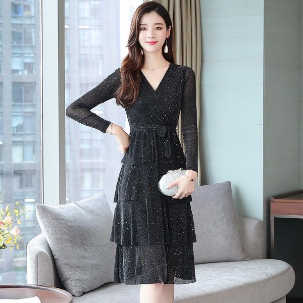 casual dresses 2021 autumn vintage v-neck woman dress elegant high wasit lace up party chic long sleeve black midi vestidos s-2xl, Black;gray
casual dresses 2021 autumn vintage v-neck woman dress elegant high wasit lace up party chic long sleeve black midi vestidos s-2xl, Black;gray