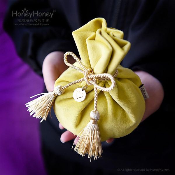 gift wrap 2021 green wedding candy boxes packing drawstring velvet pouch bag for jewelry casamento container storage bags
gift wrap 2021 green wedding candy boxes packing drawstring velvet pouch bag for jewelry casamento container storage bags