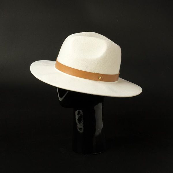 stingy brim hats belts adorned with white fine wool jazz hat in autumn and winter of europe america 2021,felt wide, Blue;gray
stingy brim hats belts adorned with white fine wool jazz hat in autumn and winter of europe america 2021,felt wide, Blue;gray
