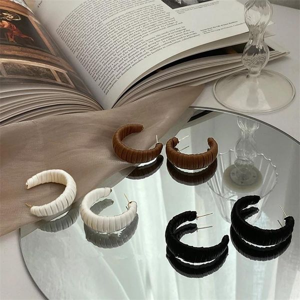 hoop & huggie aomu s925 fashion retro multicolor earrings bump leather woven c-shapes for women street jewelry, Golden;silver
hoop & huggie aomu s925 fashion retro multicolor earrings bump leather woven c-shapes for women street jewelry, Golden;silver