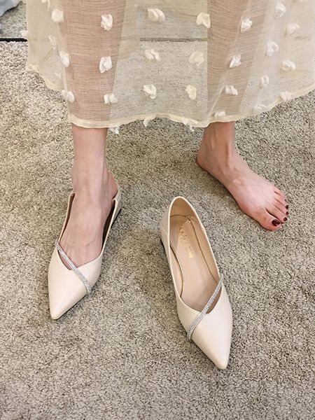 dress shoes thick heel female 2021 fashion autumn flash drill shallow mouth professional, Black
dress shoes thick heel female 2021 fashion autumn flash drill shallow mouth professional, Black
