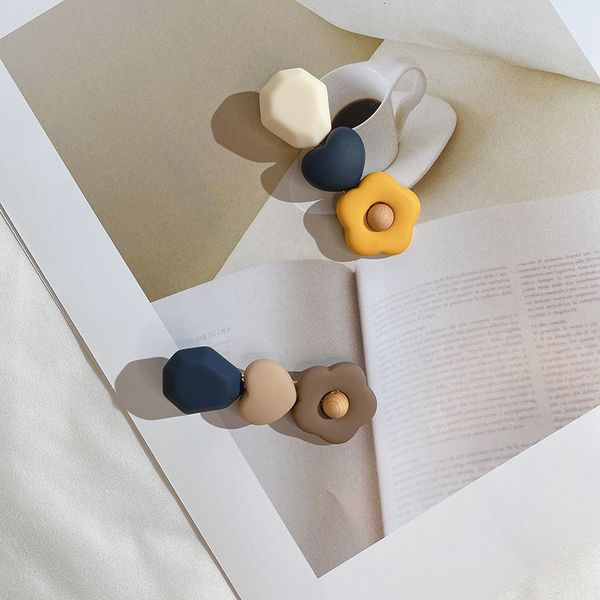 barrettes hairpin spring and summer candy color frosted flower simple girl bangle clip sen department edge jewelry, Golden;silver
barrettes hairpin spring and summer candy color frosted flower simple girl bangle clip sen department edge jewelry, Golden;silver