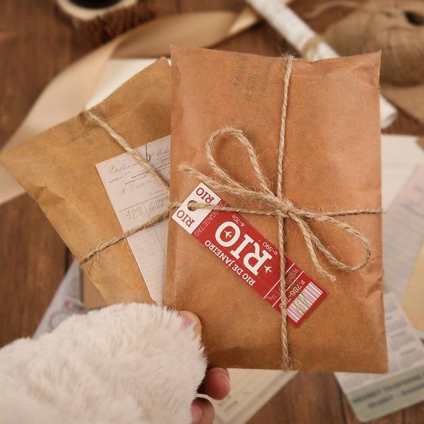 20pcs/pack retro kraft paper creative envelope postcard storage bag lacquered 160mm*110mm gift wrap
20pcs/pack retro kraft paper creative envelope postcard storage bag lacquered 160mm*110mm gift wrap