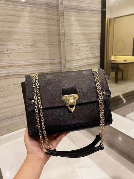 the original embossing lychee leather handbags ms single shoulder bag full stereo feeling of modelling choiceness internal design
the original embossing lychee leather handbags ms single shoulder bag full stereo feeling of modelling choiceness internal design
