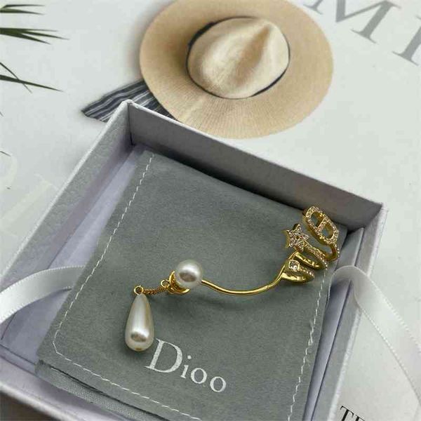 70% off outlet online letter pearl net red same mini temperament earclip earrings female star, Golden
70% off outlet online letter pearl net red same mini temperament earclip earrings female star, Golden
