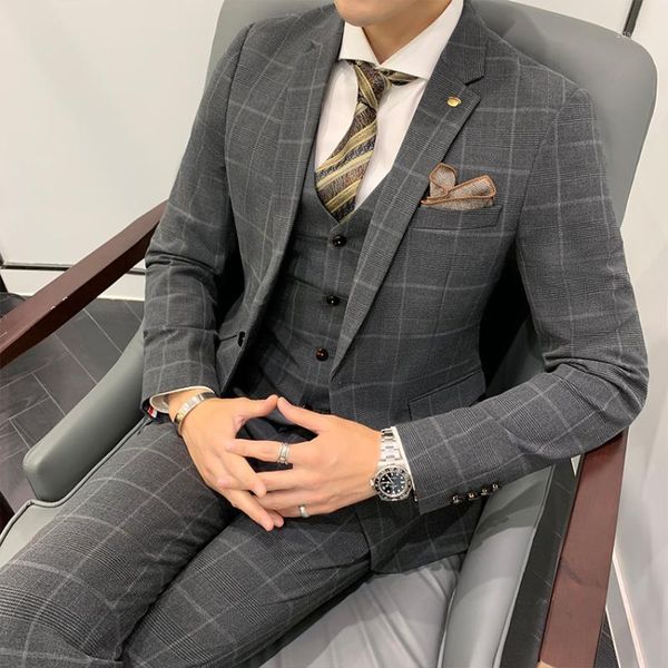 men's suits & blazers suit three-piece korean version of the slim small professional formal dress groomsmen costume groom wedding, White;black
men's suits & blazers suit three-piece korean version of the slim small professional formal dress groomsmen costume groom wedding, White;black