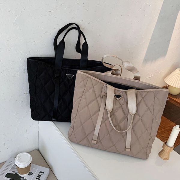brand designer women's tote bags 2022 autumn winter new lady shoulder bag nylon handbags large capacity shopper bag
brand designer women's tote bags 2022 autumn winter new lady shoulder bag nylon handbags large capacity shopper bag