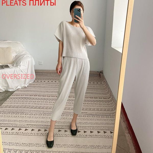 women's two piece pants miyake fold suit fashion casual summer style comfortable sweater two-piece pleats trousers set 2, White
women's two piece pants miyake fold suit fashion casual summer style comfortable sweater two-piece pleats trousers set 2, White