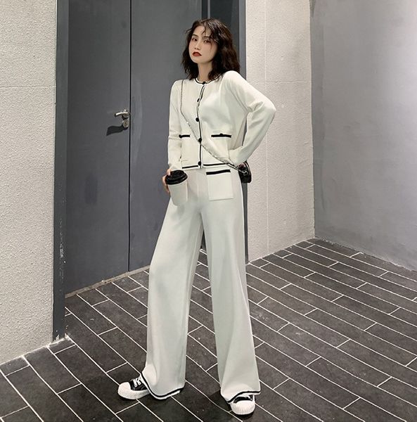 autumn elegant o neck knitted two piece women single breasted cardigan + wide leg pant set casual clothing 210514, White
autumn elegant o neck knitted two piece women single breasted cardigan + wide leg pant set casual clothing 210514, White