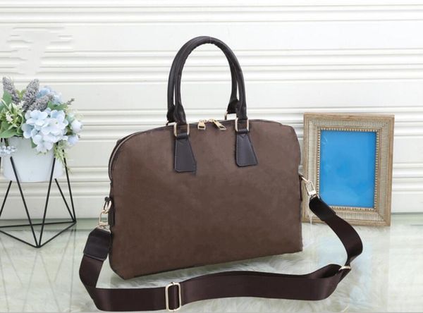 2021 fashion new men shoulder briefcase black brown leather handbag business men lapbag brand messenger bag
2021 fashion new men shoulder briefcase black brown leather handbag business men lapbag brand messenger bag