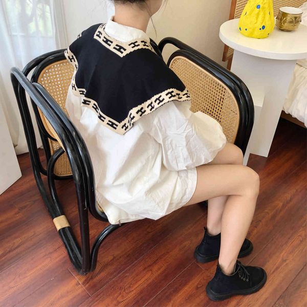 the new design korea dongdamen autumn winter new small clear color matching letters fake two pieces of decorative knitted shawl scarf, Blue;gray 
the new design korea dongdamen autumn winter new small clear color matching letters fake two pieces of decorative knitted shawl scarf, Blue;gray