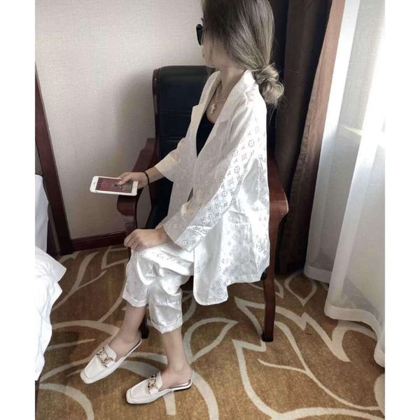 european fashion suit women's net red same collar temperament thin coat + capris two piece set pants, White
european fashion suit women's net red same collar temperament thin coat + capris two piece set pants, White