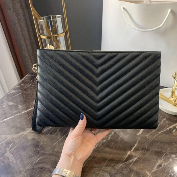 2021 big-name hand holding envelope bag for men and women general high-end striped design simple wallet fashion all-match gift choice 10
2021 big-name hand holding envelope bag for men and women general high-end striped design simple wallet fashion all-match gift choice 10