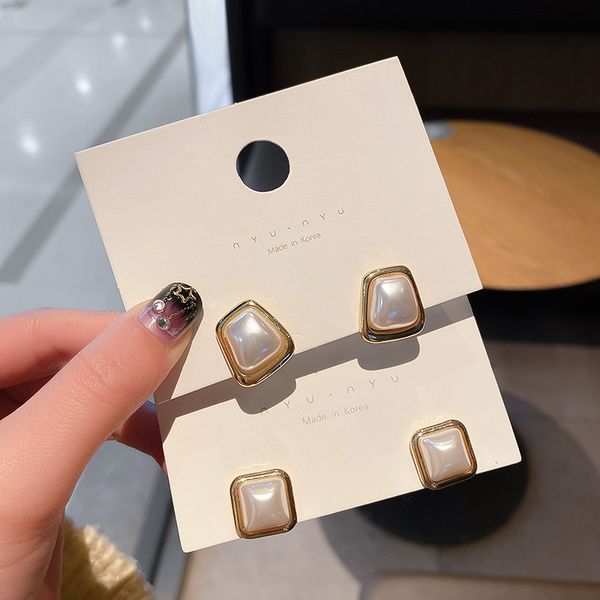 925 silver needle fashion irregular pearl earrings simple temperament net red earrings personalized earrings for women
925 silver needle fashion irregular pearl earrings simple temperament net red earrings personalized earrings for women