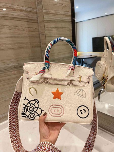 handbag women luxurys designers bags 2021 crossbody bag female platinum high-capaci purse zhouzhoubao123
handbag women luxurys designers bags 2021 crossbody bag female platinum high-capaci purse zhouzhoubao123
