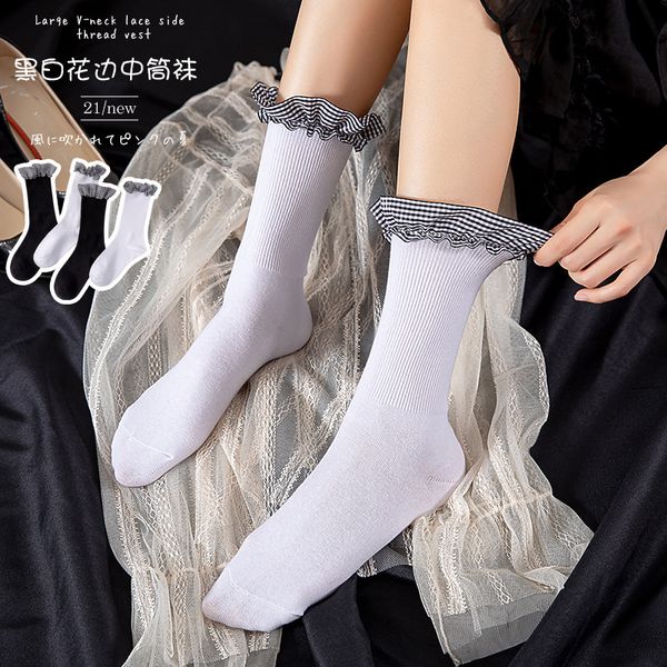 autumn winter all cotton black white lotus lace lovely princs lolita lattice tube socks casual and versatile, Red;black
autumn winter all cotton black white lotus lace lovely princs lolita lattice tube socks casual and versatile, Red;black