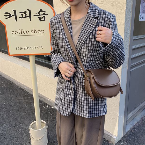 foreign trade korean version and bag new saddle ins spring 2021 summer of female semicircle retro single temperament all-match the shou tuxj
foreign trade korean version and bag new saddle ins spring 2021 summer of female semicircle retro single temperament all-match the shou tuxj