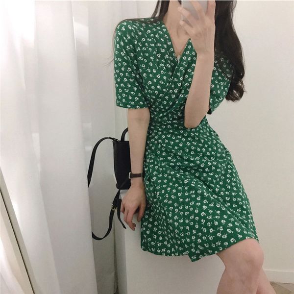 dresses green vintage feminine summer v-neck chic printed flowers elegance slim mini es vestidos, Black;gray
dresses green vintage feminine summer v-neck chic printed flowers elegance slim mini es vestidos, Black;gray