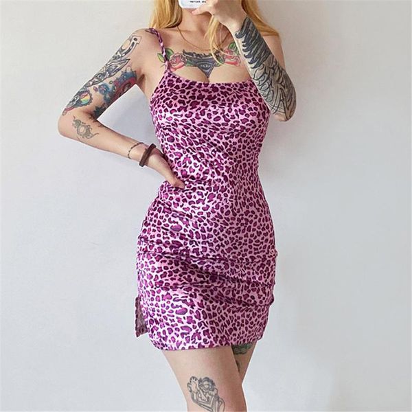 summer women sleeveless suspender mini dress personality leopard backless square collar slim skinny casual dresses, Black;gray
summer women sleeveless suspender mini dress personality leopard backless square collar slim skinny casual dresses, Black;gray