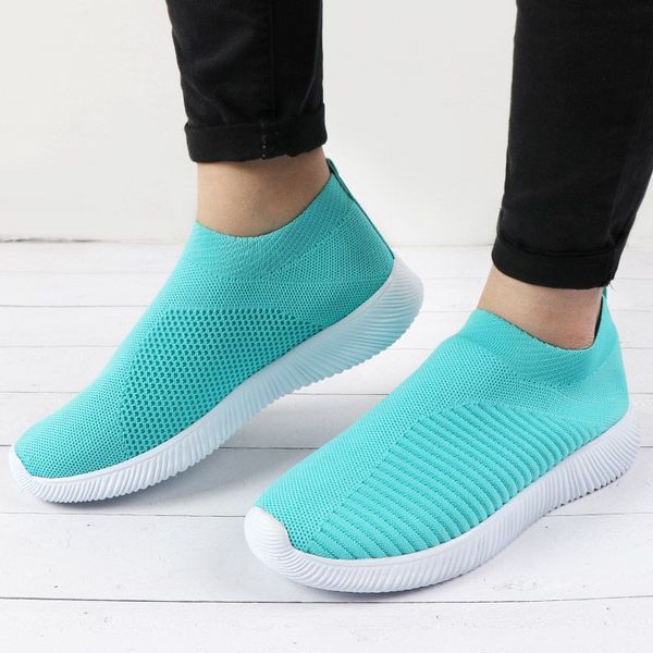 with box 2021 women's running shoes for women sports sneaker flying mesh no diamond purple green many colors size 35-43
with box 2021 women's running shoes for women sports sneaker flying mesh no diamond purple green many colors size 35-43