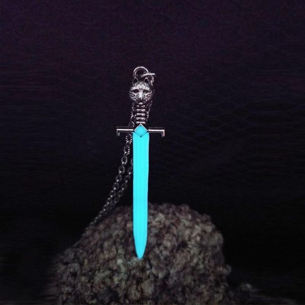 pendant necklaces 2021 men's classic luminous black cat sword snake necklace punk style fashion jewelry gift, Silver
pendant necklaces 2021 men's classic luminous black cat sword snake necklace punk style fashion jewelry gift, Silver