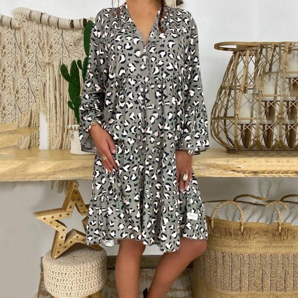 casual dresses 2021 spring 3/4 flare sleeve long party dress women vintage leopard print button shirt elegant v neck loose summer, Black;gray
casual dresses 2021 spring 3/4 flare sleeve long party dress women vintage leopard print button shirt elegant v neck loose summer, Black;gray