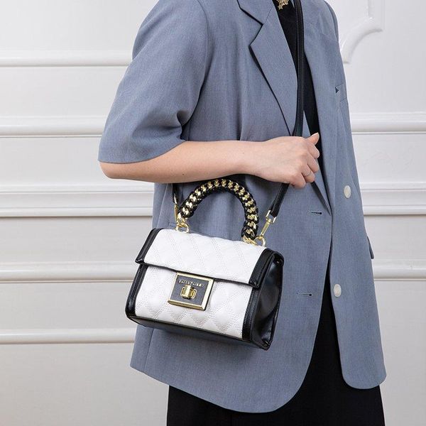 cross body fashion women flap luxury designer bags quality leather diamond lattice pattern crossbody shoulder summer pouch for ladies 2021
cross body fashion women flap luxury designer bags quality leather diamond lattice pattern crossbody shoulder summer pouch for ladies 2021