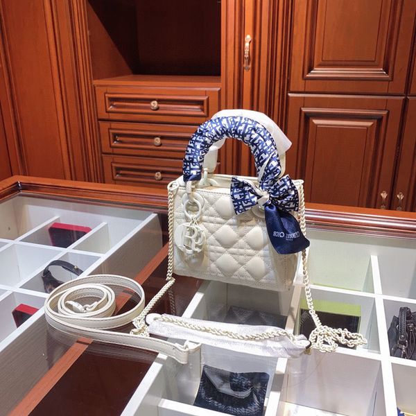luxurys autumn and winter handbag new leather princess small women's fashion lingge chain single shoulder messenger bagg819
luxurys autumn and winter handbag new leather princess small women's fashion lingge chain single shoulder messenger bagg819