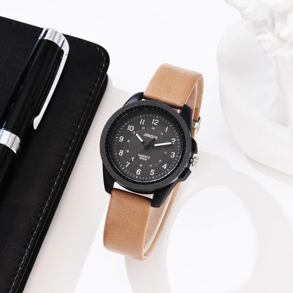 wristwatches men quartz watch light casual sports leather band watches 2021 fashion men's simple clock reloj hombre in, Slivery;brown
wristwatches men quartz watch light casual sports leather band watches 2021 fashion men's simple clock reloj hombre in, Slivery;brown