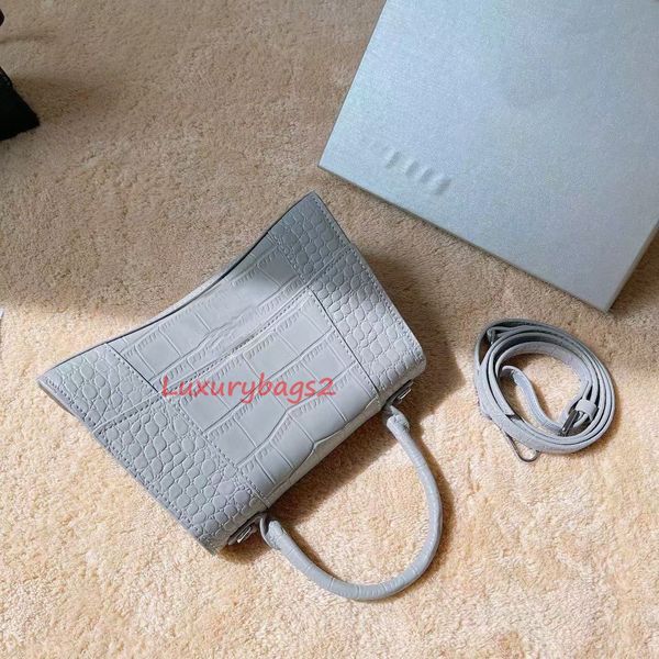 clutch luxurys designers bags messenger bag the leather is smooth and bright marmont
clutch luxurys designers bags messenger bag the leather is smooth and bright marmont