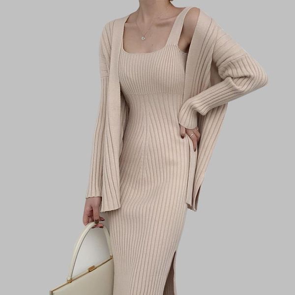 two piece dress 2021 winter women's casual long sleeved cardigan + suspenders sweater vest runway suit, White
two piece dress 2021 winter women's casual long sleeved cardigan + suspenders sweater vest runway suit, White