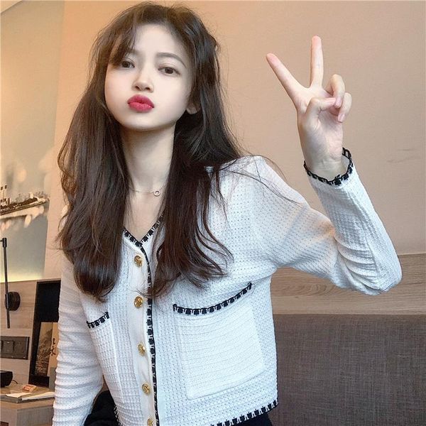 autumn 2021 korean loose retro french heavy industry v-neck short thin long sleeve knitted jacket for women women's jackets, Black;brown 
autumn 2021 korean loose retro french heavy industry v-neck short thin long sleeve knitted jacket for women women's jackets, Black;brown