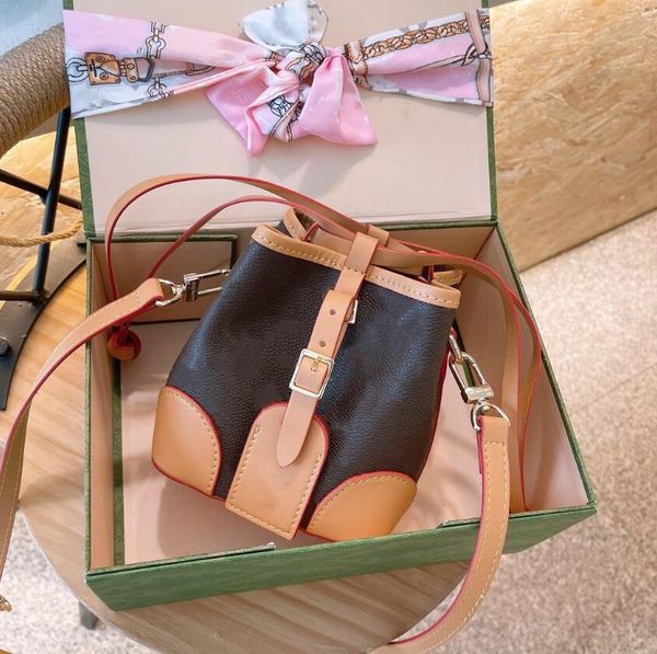 2021 m57099 designer luxury mini lovely bucket bags purse l flower oxidization genuine leather bucke bag women designers handbags
2021 m57099 designer luxury mini lovely bucket bags purse l flower oxidization genuine leather bucke bag women designers handbags