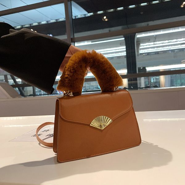 plush handbag women's 2021 autumn fashion trend messenger versatile one shoulder small square
plush handbag women's 2021 autumn fashion trend messenger versatile one shoulder small square