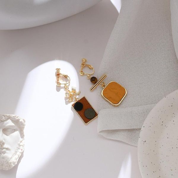 stud han edition earrings painting style restoring ancient ways is contracted fashion personality asymmetric shape, Golden;silver
stud han edition earrings painting style restoring ancient ways is contracted fashion personality asymmetric shape, Golden;silver