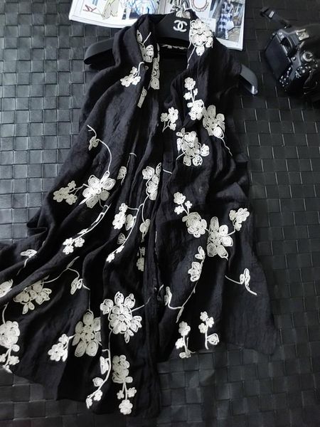 scarves women's fashion cotton embroidery women artistic style bandana for ladies scarf, Blue;gray
scarves women's fashion cotton embroidery women artistic style bandana for ladies scarf, Blue;gray