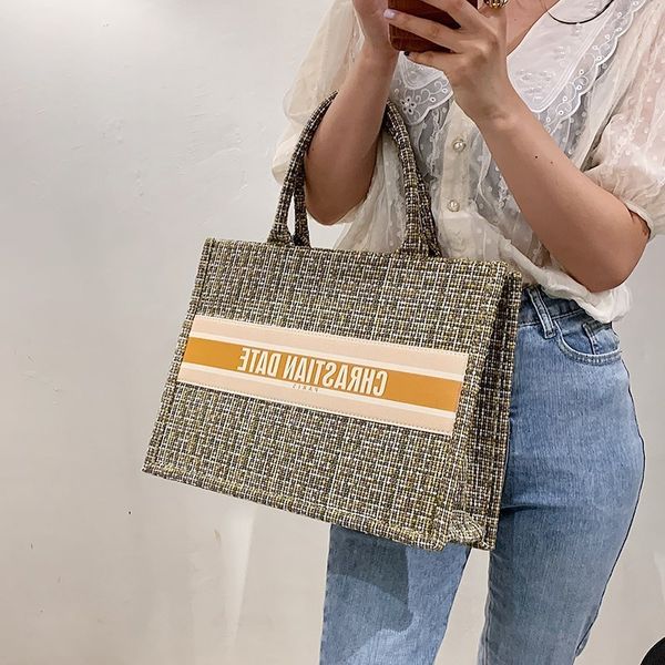 design handbag french large capacity women's bag 2021 new fashion one shoulder simple portable tote bag
design handbag french large capacity women's bag 2021 new fashion one shoulder simple portable tote bag