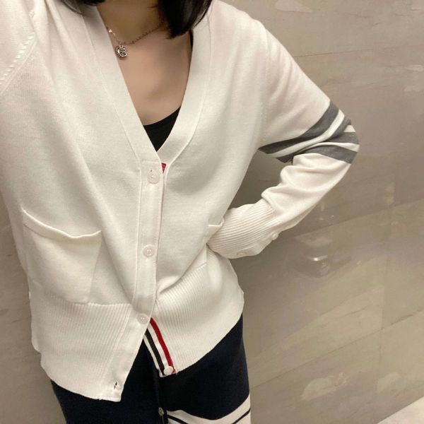 chao brand tb classic knitted cardigan women slim v-neck with short wool sweater and small coat, White;black
chao brand tb classic knitted cardigan women slim v-neck with short wool sweater and small coat, White;black